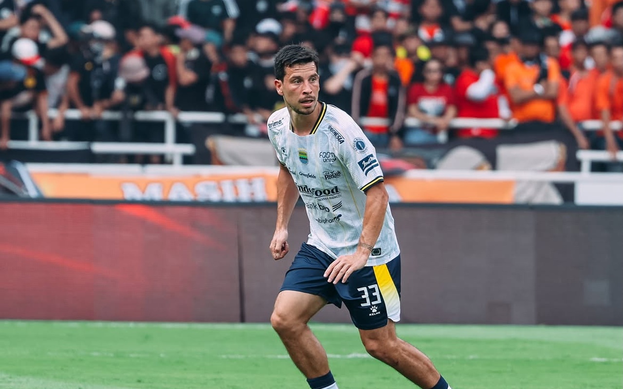 Thom Haye Disoraki dan Diacungi Jari Tengah di GBK, Bibe Beri Respons Menohok: Terlihat Konyol!